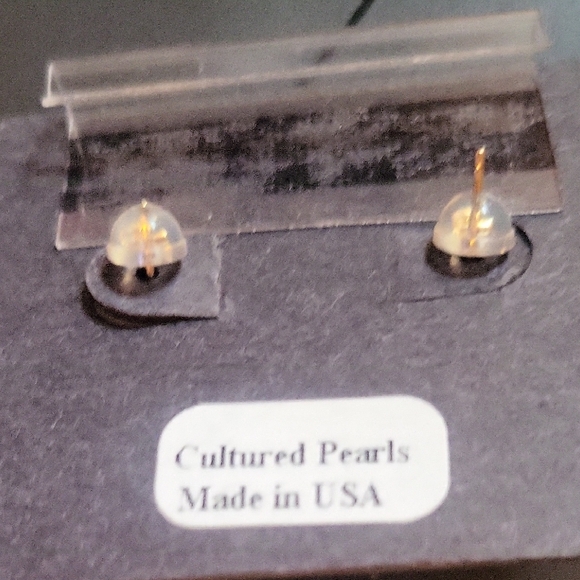 14K Gold Pearl Earrings - Picture 2 of 4